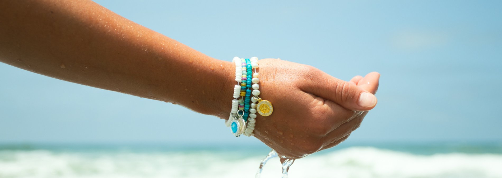 ‎Bracelets