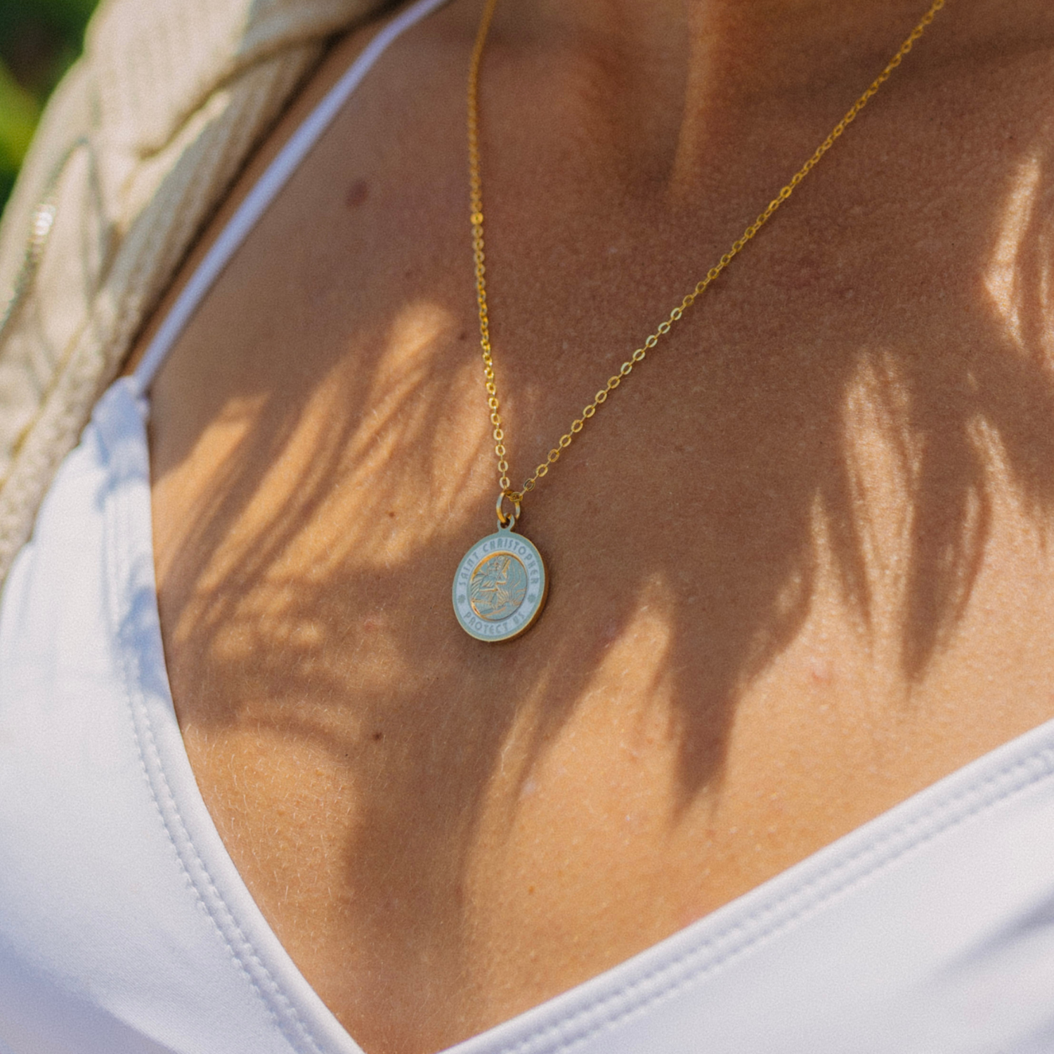 Medium - Gold / White