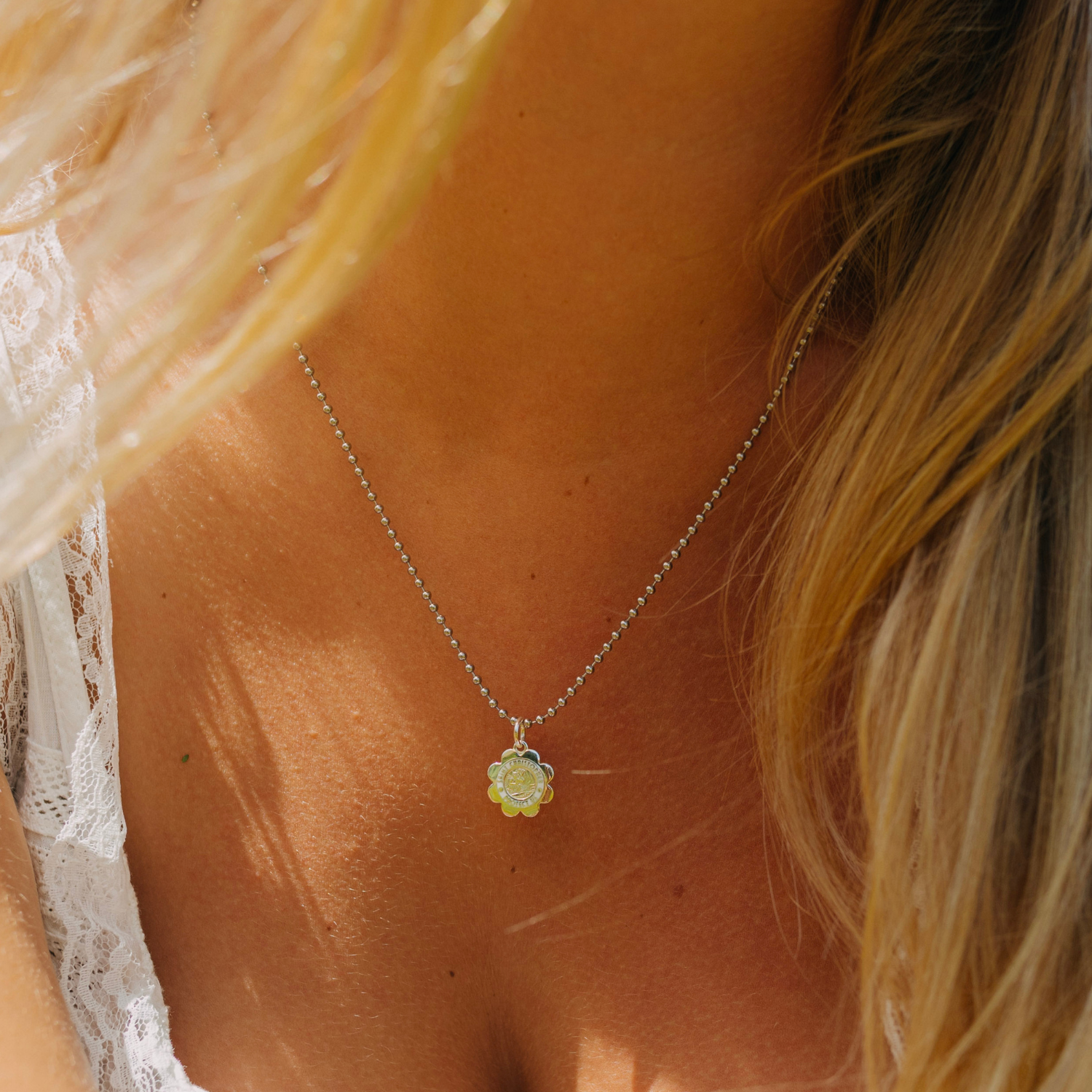 Flower - Silver / White